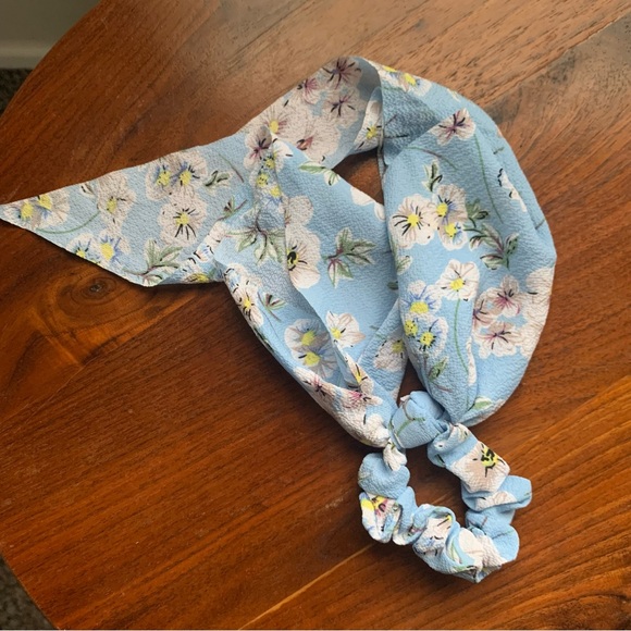 Women's Scrunchie Scarf Multicolor Set - Picture 2 of 5